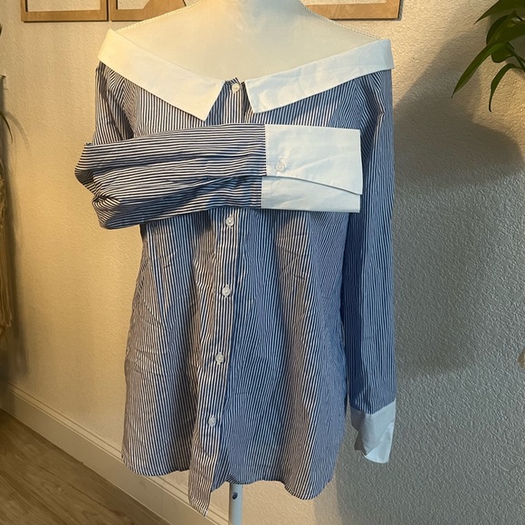 Off the Shoulder, Pinstriped top by Timing. - Picture 4 of 4